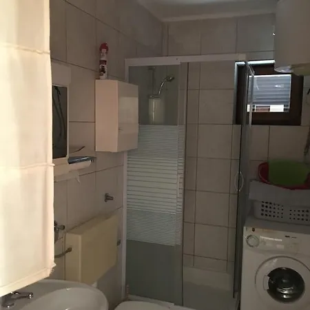 Nino Apartmán *