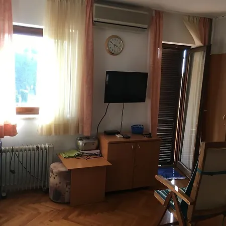 Nino Apartmán Starigrad Paklenica