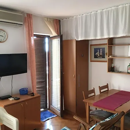 Nino Apartmán *